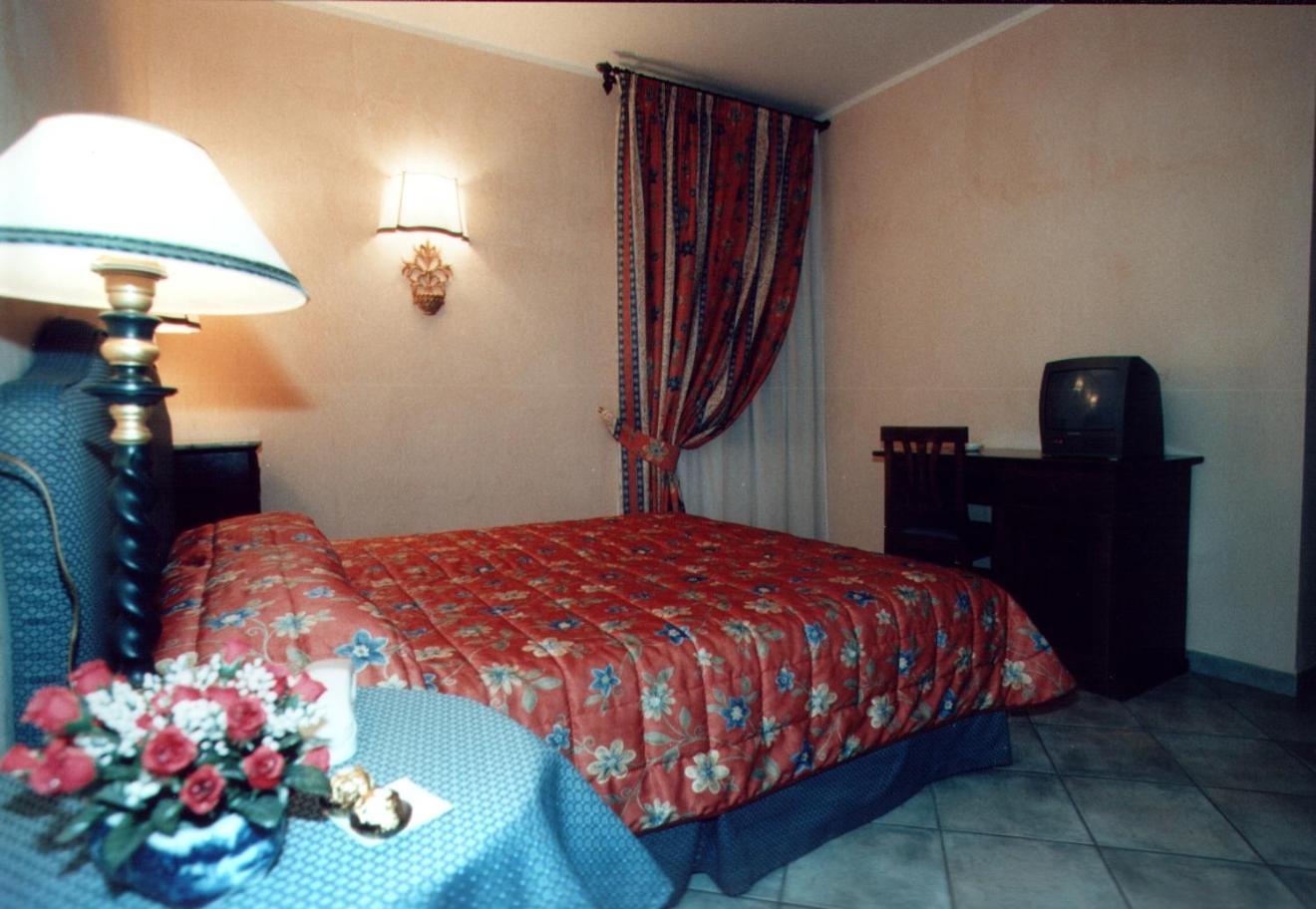 Villa Le Camelie Siena Exterior photo
