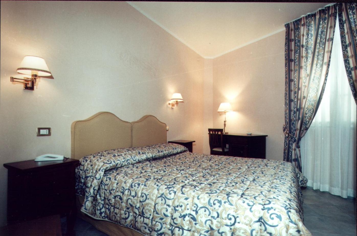 Villa Le Camelie Siena Exterior photo
