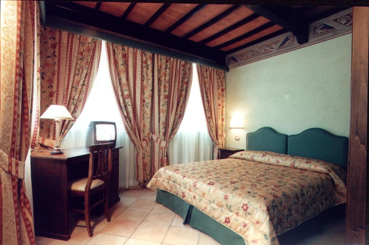 Villa Le Camelie Siena Exterior photo